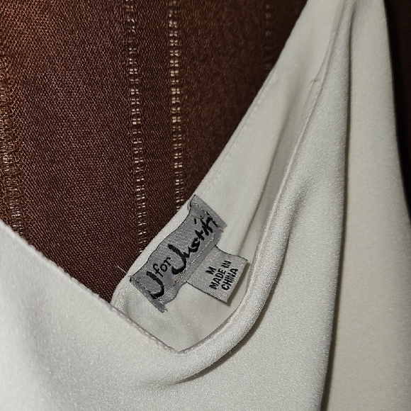 Stylish White and Olive Romper with Belt - Picture 2 of 12